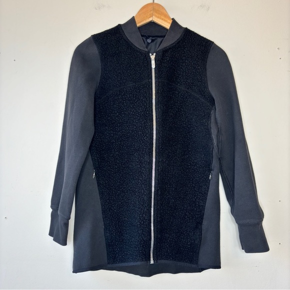 Lululemon Stand Out Sherpa Jacket in Black Size 6 - Picture 2 of 12